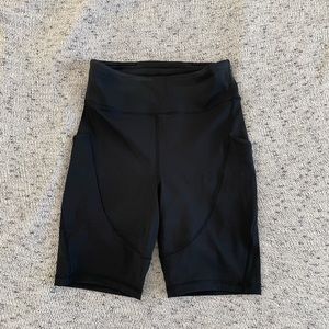 Lululemon shorts with pockets